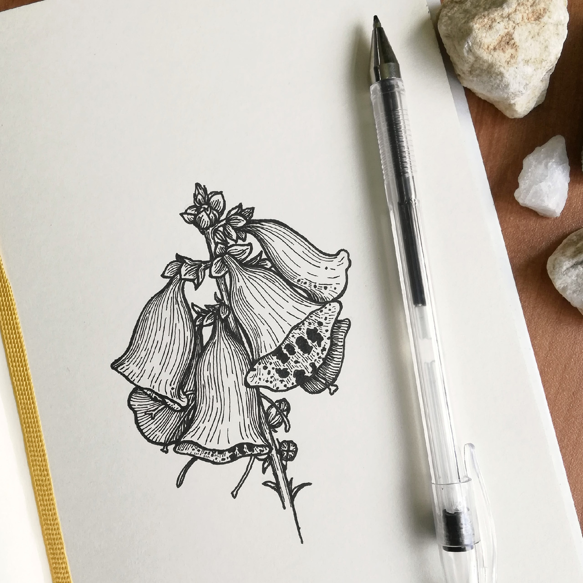 Наперстянка. Рисунок гелевой ручкой.