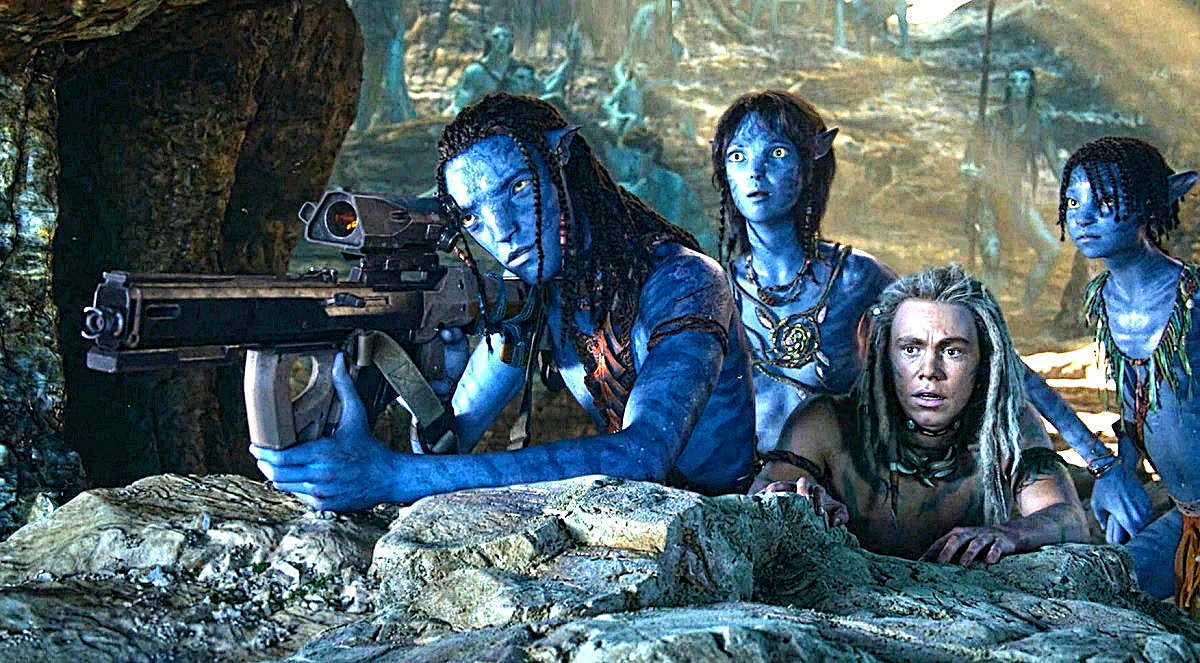 - Что видно, батя? - Дежавю. То же самое, что в предыдущей серии. Снова плывут и летят на те же грабли наступать.