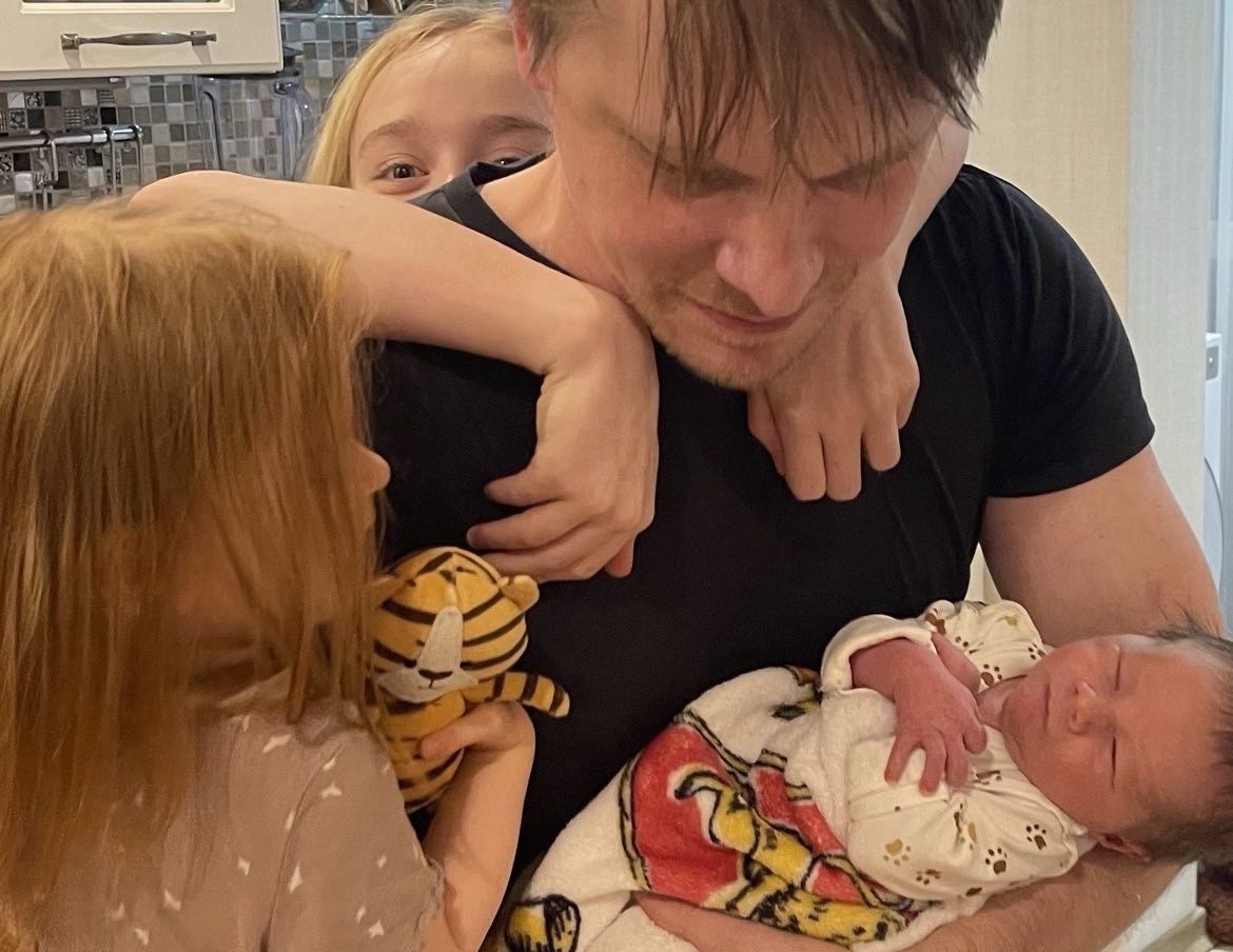    Данила на личном опыте знает, что чувствуют родители в первые месяцы после постановки диагноза РАС у их ребенка