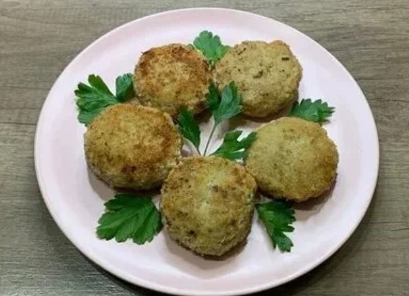 Котлеты из кабачков с фаршем.