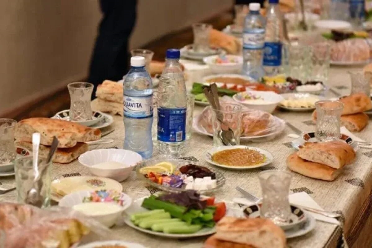 Фото с сайта: https://news24.az/sosial/daha-bir-kendde-ehsan-merasimleri-qadagan