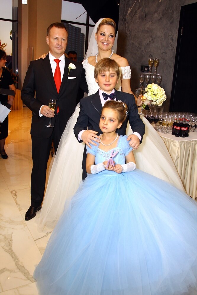 Мария Максакова* со старшими детьми. Фото: РБК