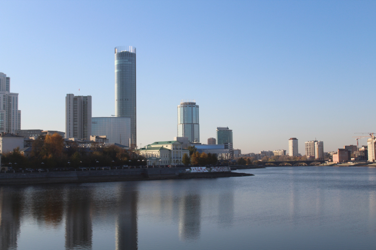 На набережной Исети строится деловой квартал Екатеринбург-сити. Фото: УрФУ.