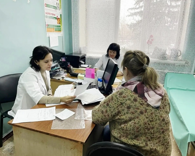     Кардиопатруль Курской ОМКБ осмотрел 85 жителей Солнцевского района