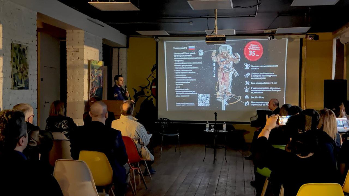    Космонавт-испытатель отряда ФГБУ «НИИ ЦПК имени Ю. А. Гагарина» «Роскосмоса» Арутюн Кивирян рассказал о том, как проходит отбор космонавтов. Фото: Ереван Первый.