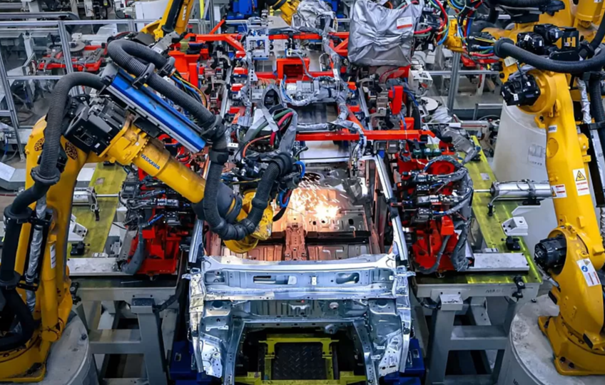 Одних Tenet мало, мотор 2.0 л, 4WD, полная оцинковка. Стартует производство нового российского кроссовера Jeland VT8. Сколько стоит?