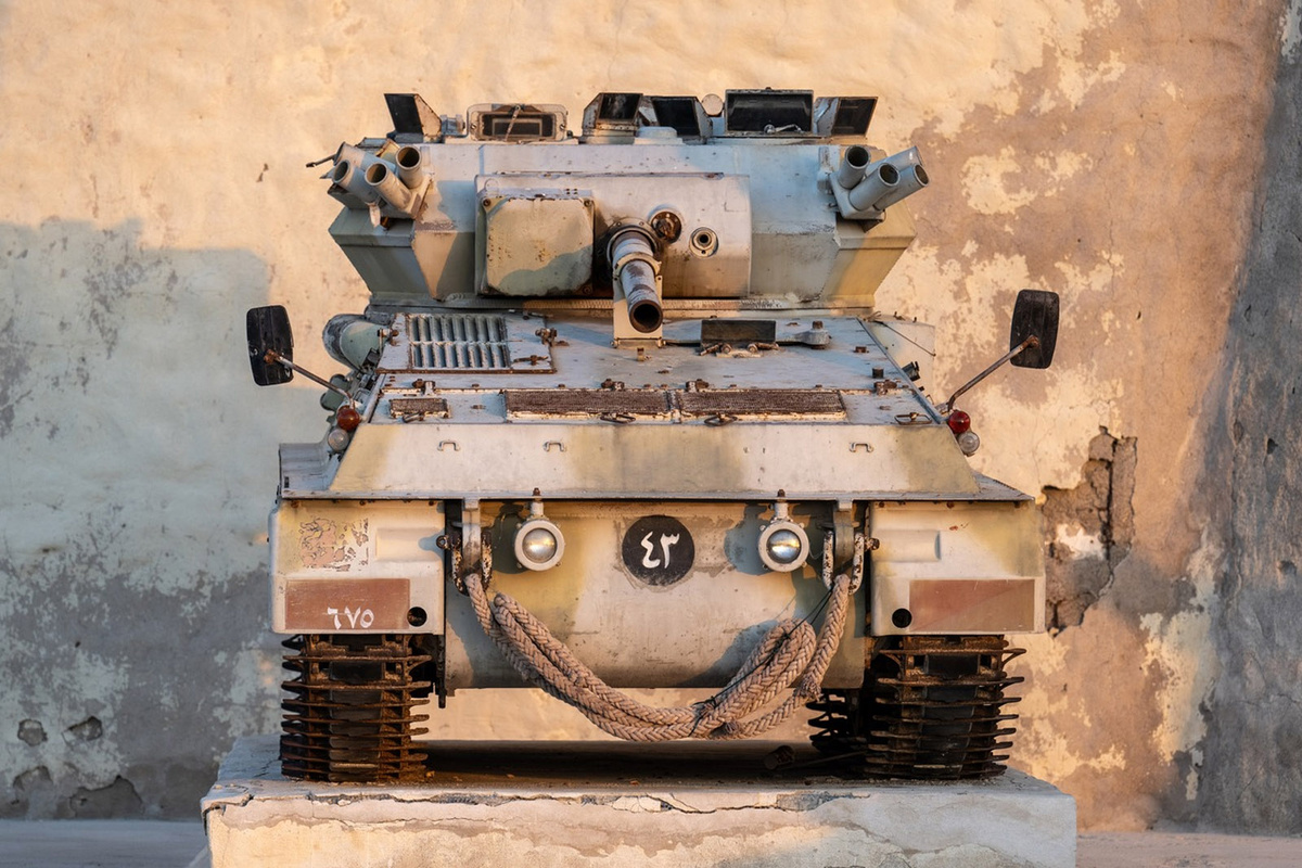 Похожую на иранскую комплектацию можно видеть и на FV 101, которые служили в ОАЭ.