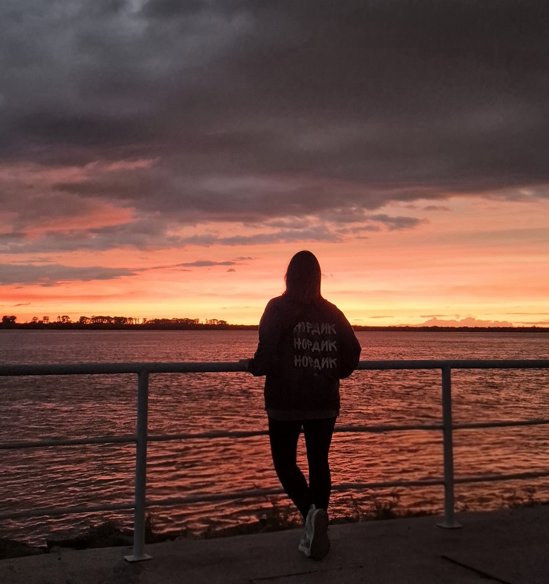 Августовский закат над Амуром