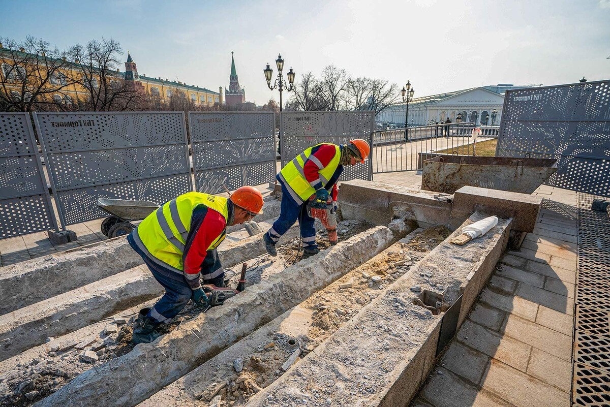    В Москве стартовала подготовка фонтанов к новому сезону