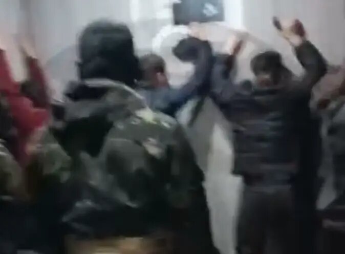 Шум, драки и "Тадж-Плов": екатеринбуржцы сдали мигрантов-нелегалов полиции