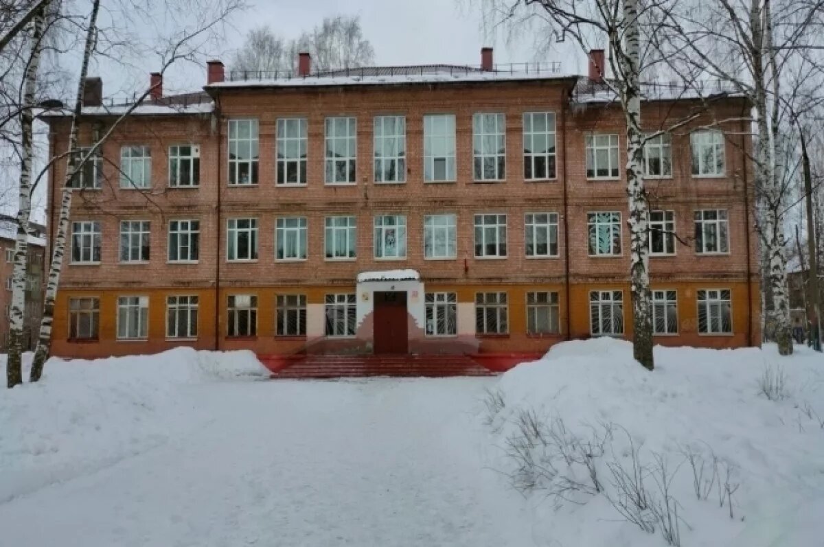    Школа №76 в Ярославле в аварийном состоянии — родители требуют ремонта