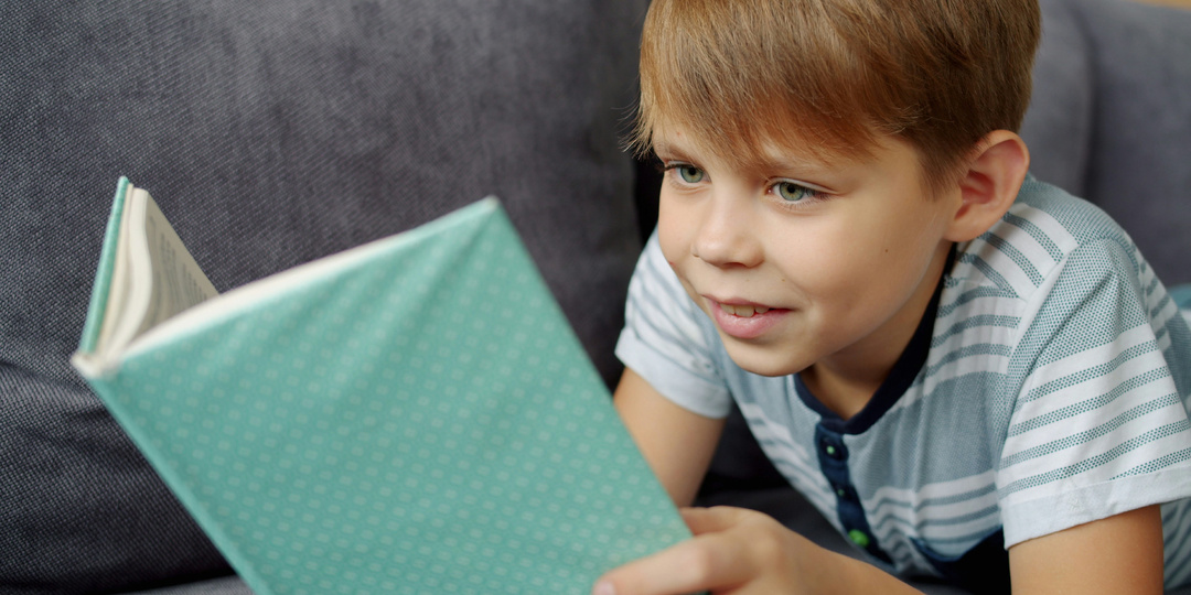 5 эффективных способов влюбить ребенка в чтение, не заставляя читать