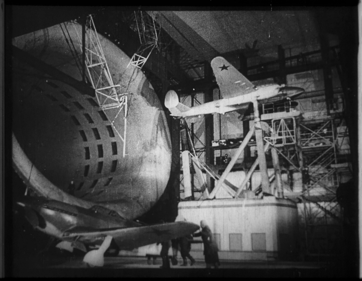 Продувка истребителя Як-9 в аэродинамической трубе Т-101 ЦАГИ. Источник: НИЦ им. Н.Е. Жуковского. 