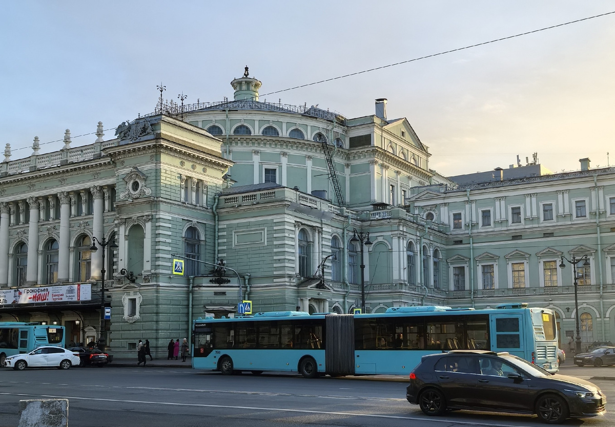 Театральная площадь. Мариинский театр. Историческая сцена.