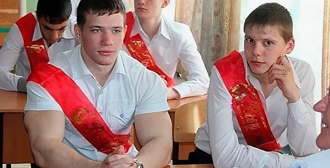 Куда пропал школьник-качок, ставший мэмом в середине 2010-ых?