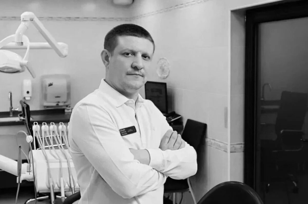    Александр Беззубов.