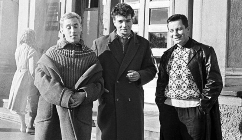    Дружба с Владимиром Высоцким началась еще на московских улицах.