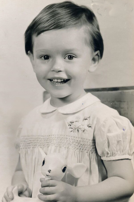    Маленькая Ирина в годы своего ростовского детства.