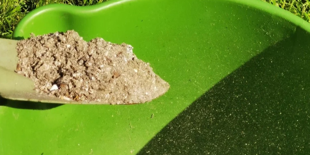 Кладу в лунку при посадке томатов 3 добавки. Пятый сезон собираю урожай без потерь