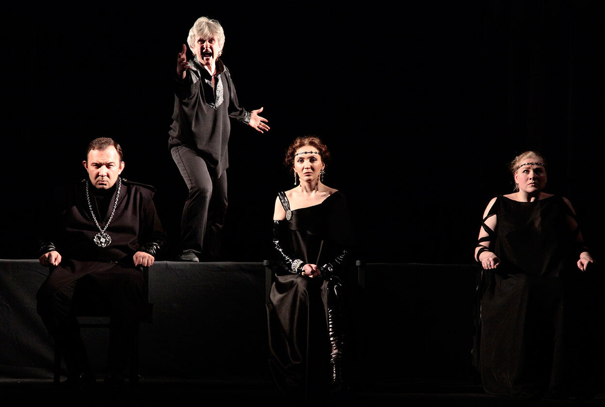 Спектакль «Гамлет»
Фото из архива героя