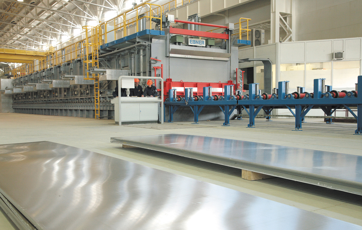 На Каменск-Уральском металлургическом заводе. Фото с официального сайта АО «КУМЗ»: https://kumz.ru/