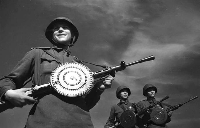 С каким боезапасом шли в бой в Великую Отечественную