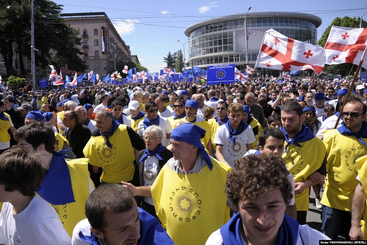 Протест партии "Грузинская мечта" в Тбилиси, 27 мая 2012 года.