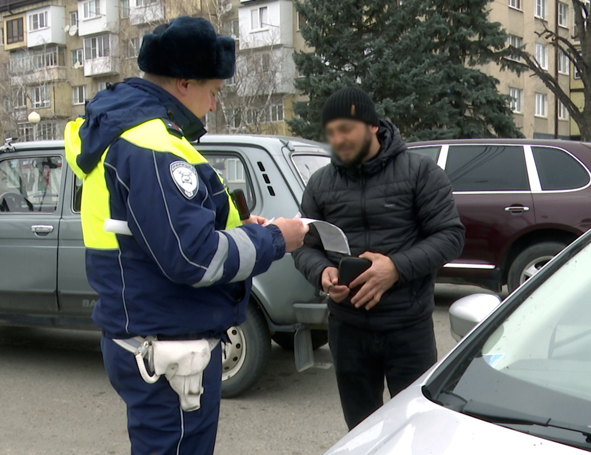 Сотрудники Госавтоинспекции со всей строгостью следят за соблюдением правил дорожного движения