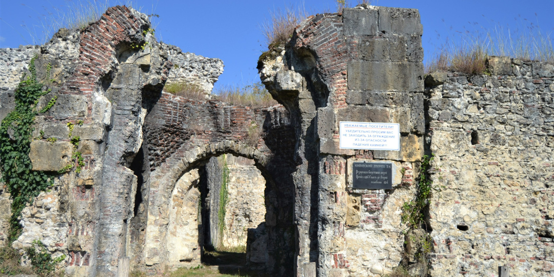 Дворец князей Чачба-Шервашидзе в Лыхны: Эхо веков в сердце Абхазии
