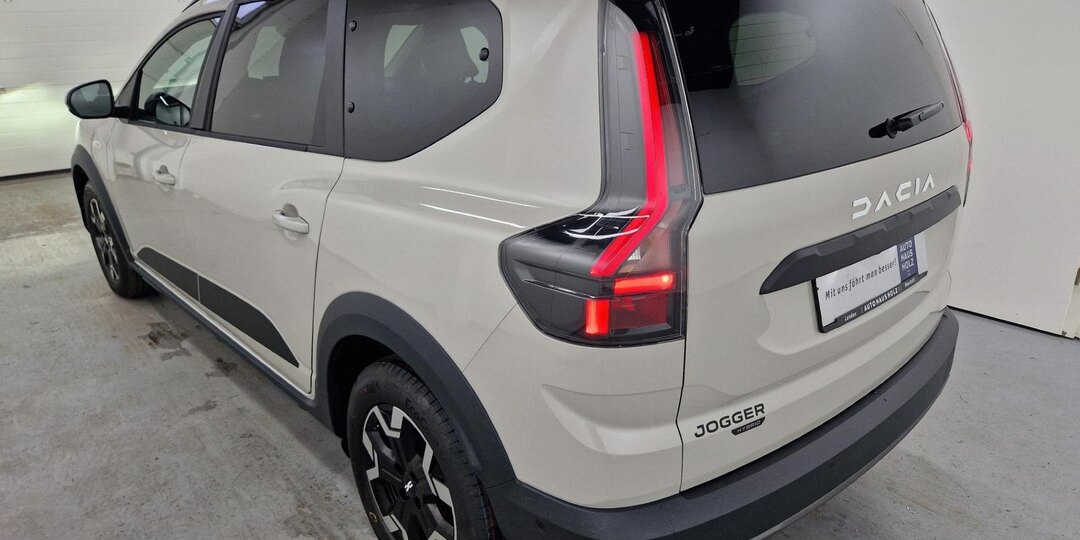 «Ларгус на-максималках»: универсал 4-го поколения уже продают в Европе. Как он изменился и сколько стоит?