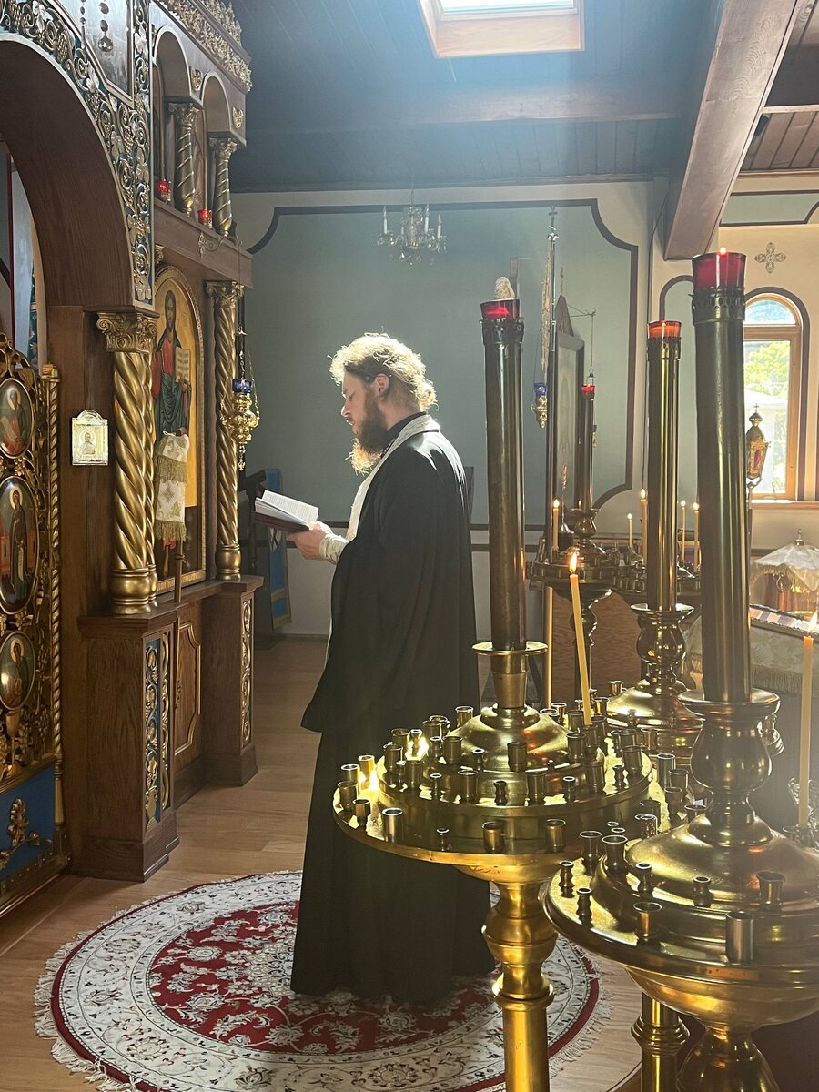    Успенский собор в Детройте — единственный городской храм, где богослужение ведётся на церковнославянском языке