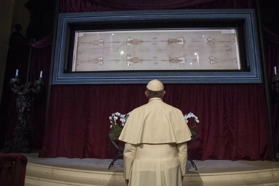    Туринская плащаница хранит ДНК половины мира: ученые нашли на ней следы многих животных и растений EAST NEWS