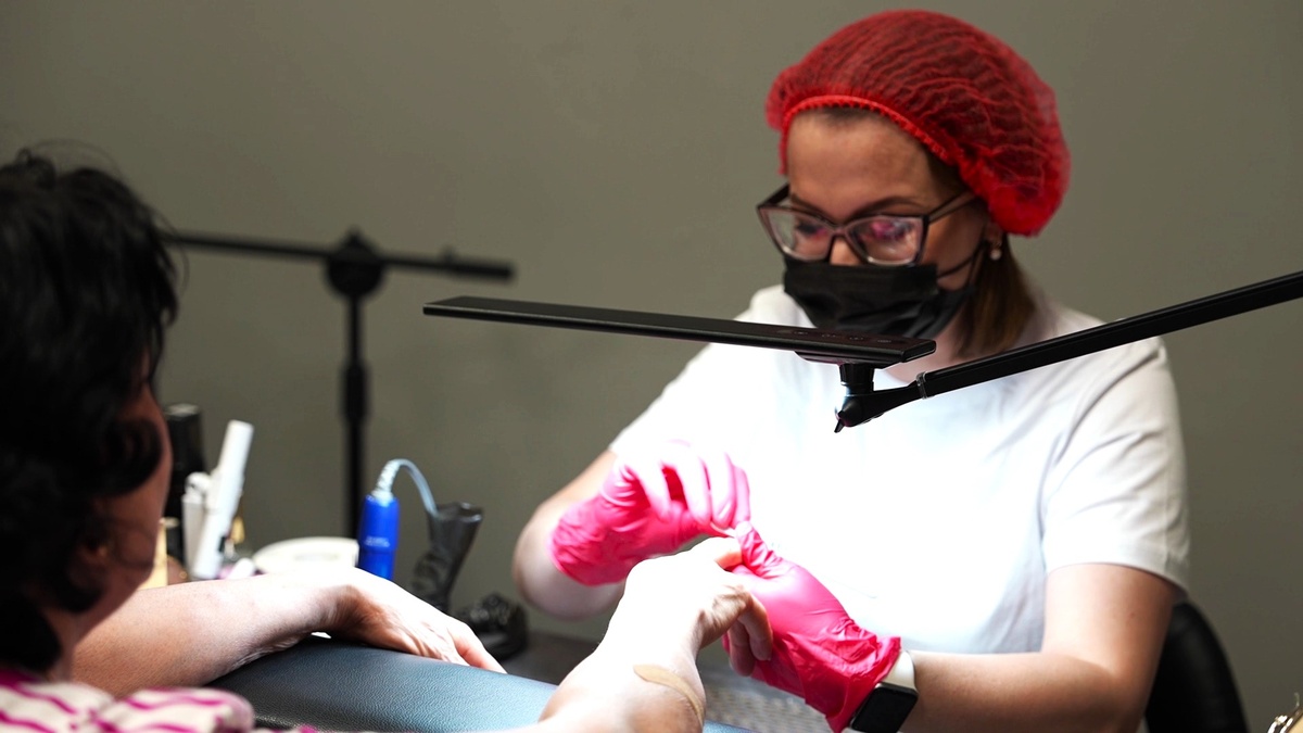    ГОСТ на маникюр: югорские специалисты индустрии красоты проходят переподготовку