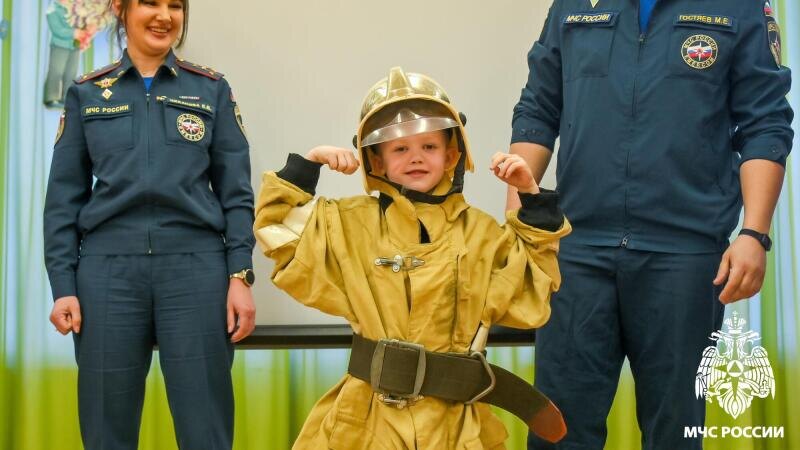 Как малыши учились тушить «Кошкин дом» вместе с пожарными