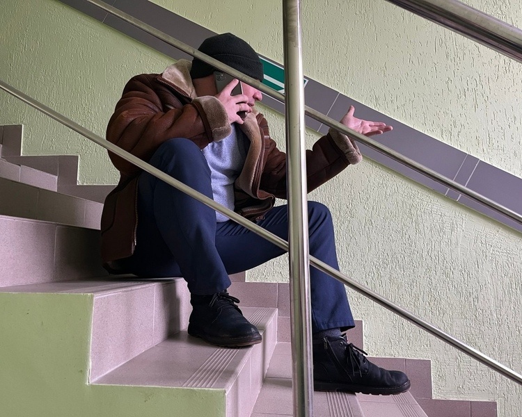     В Курске полицейские задержали курьера, похитившего у пенсионеров 3 млн рублей