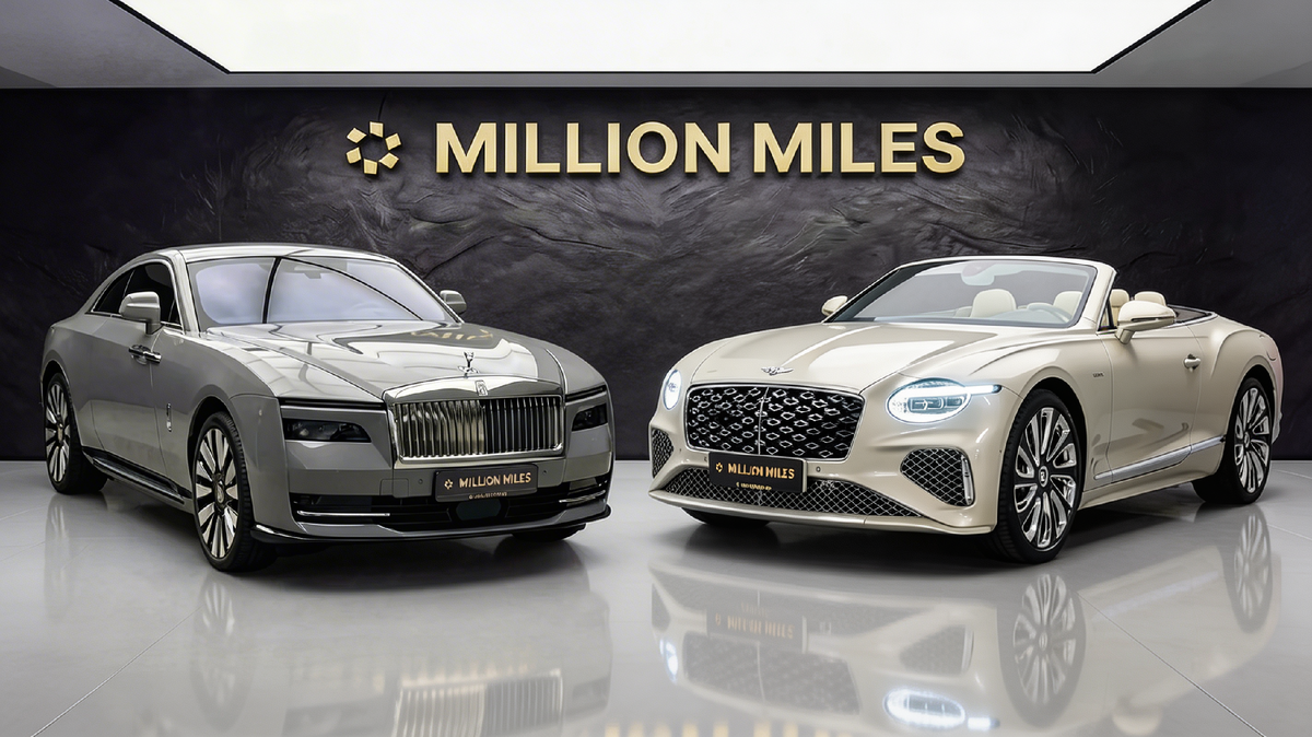 Два британских бренда. Одна страна происхождения. Совершенно разные люди за рулём. Rolls-Royce Spectre и Bentley Continental GTC Mulliner — оба в наличии в Million Miles