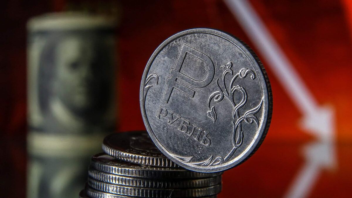 Грозит ли стране дефолт? Что говорят аналитики, и почему об этом спорят эксперты