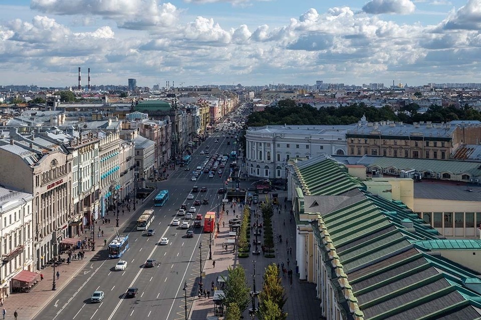    Петербуржцам рекомендовали не поддаваться слухам и доверять только официальной информации. Олег ЗОЛОТО