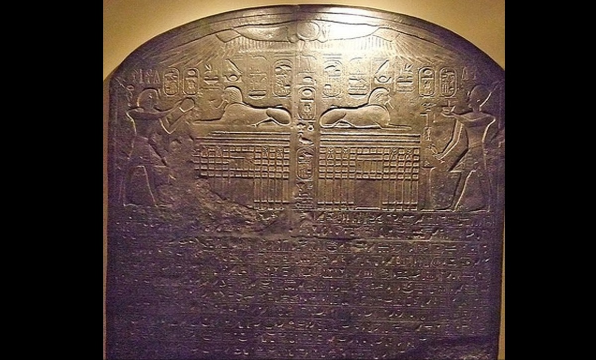 Вокруг версии о возможном втором Сфинксе на плато Гиза разгорелся уже не просто спор, а открытый конфликт между самими исследователями, которые ещё недавно работали вместе