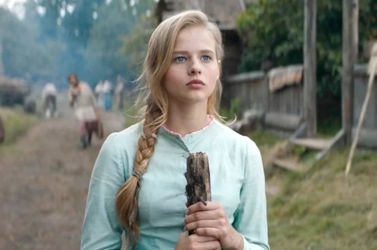    Бортич призналась, что приостановила съемки и начала осваивать диджеинг