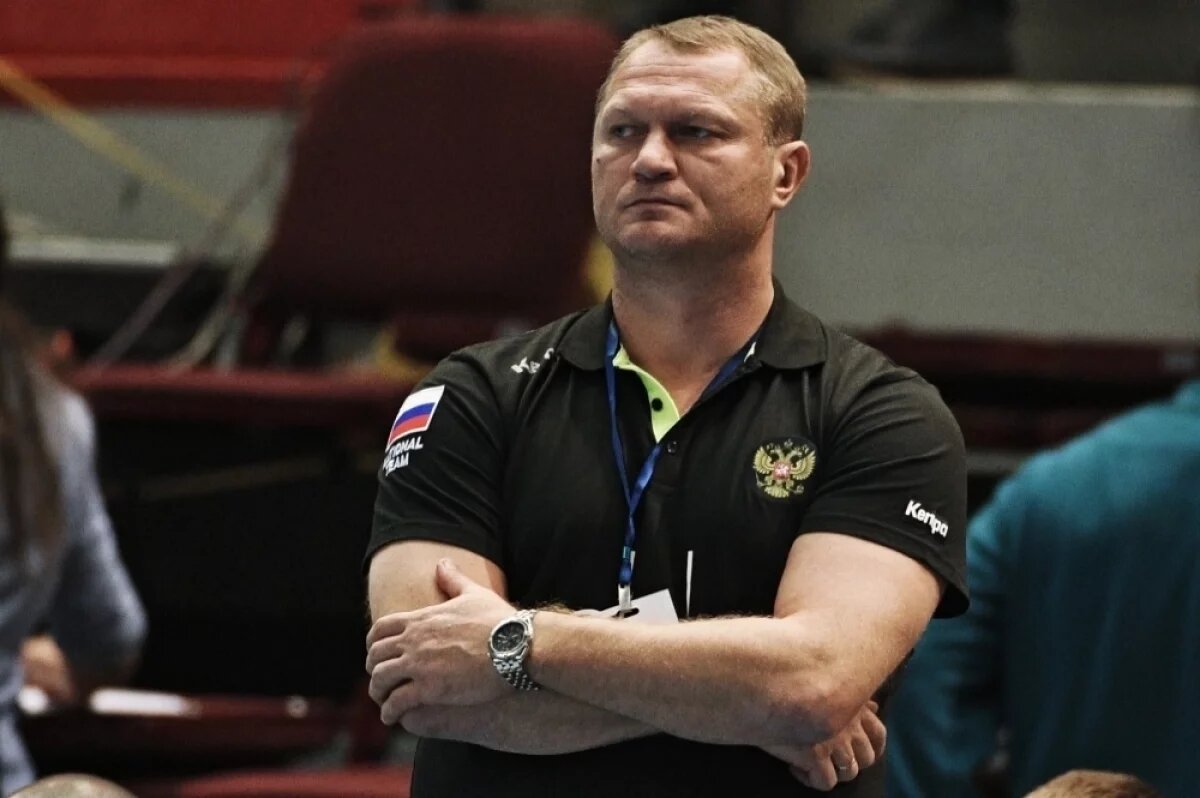    На 51-м году умер знаменитый гандболист Эдуард Кокшаров