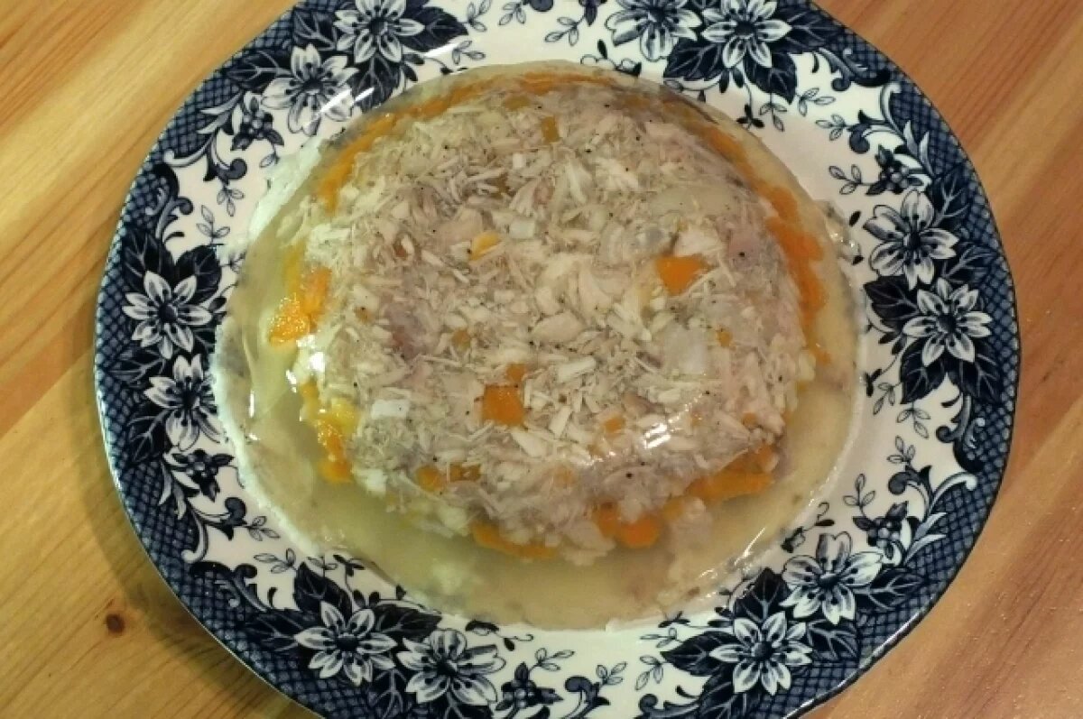    Миф о пользе холодца для суставов развенчан: доктор Мясников