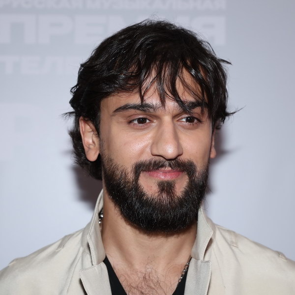     Jony потерял голос и отменил концерты