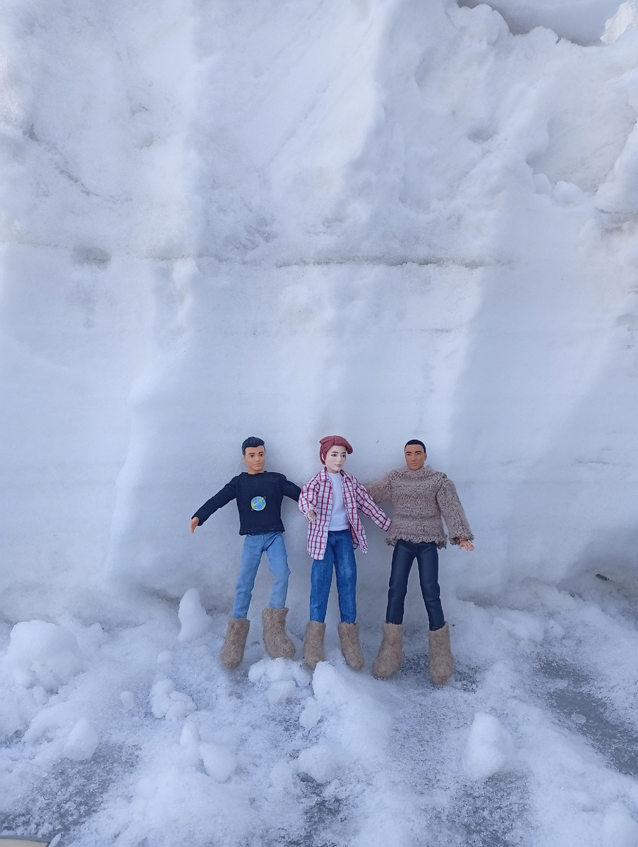 Во какой сугробище! И это далеко не всё!