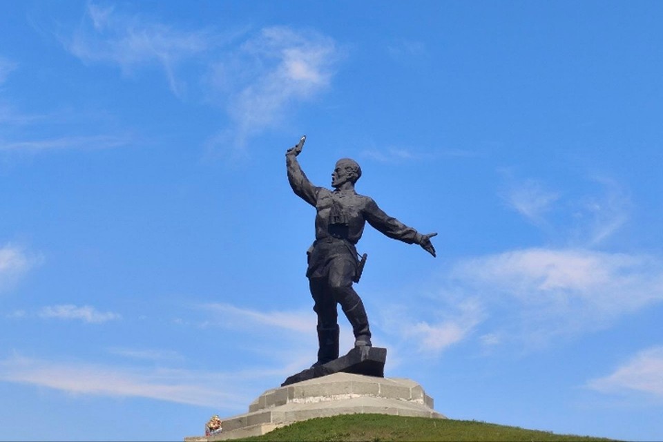    Памятник Комбату в ЛНР Константин КНЯЗЕВ