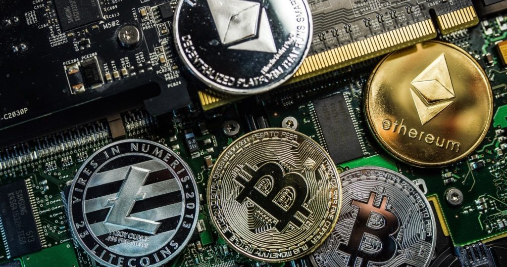 Власти ограничат внутренний оборот криптовалют