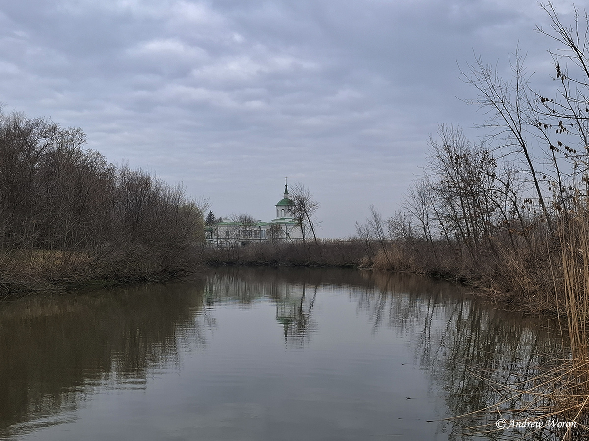 Музейный комплекс над протокой