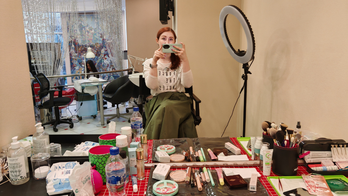 Каждый раз счастлива разложить свой кейс и ждать новую красотку на макияж