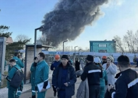    На территории «Нижнекамскнефтехима» после мощного взрыва начался масштабный пожар