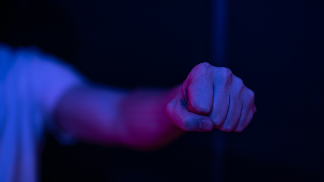 Фото: https://ru.freepik.com/free-photo/male-clenched-fist-blurred-wall-working-out-impact-strength_13478060.htm#fromView=search&page=1&position=39&uuid=8e8d37bd-8280-4073-80e4-65ce5ec92b06&query=%D1%80%D1%83%D0%BA%D0%B0+%D0%BA%D1%83%D0%BB%D0%B0%D0%BA
